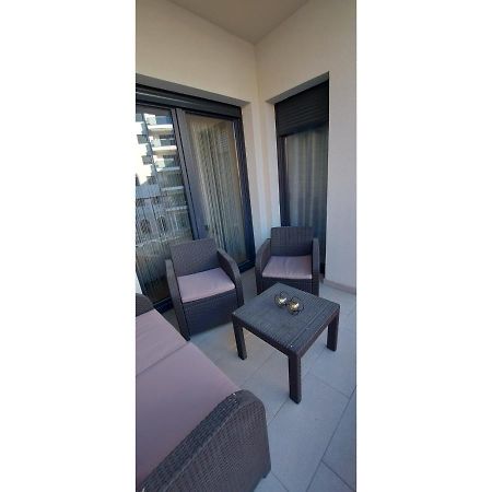 Impressive Apartment Требине Екстериор снимка