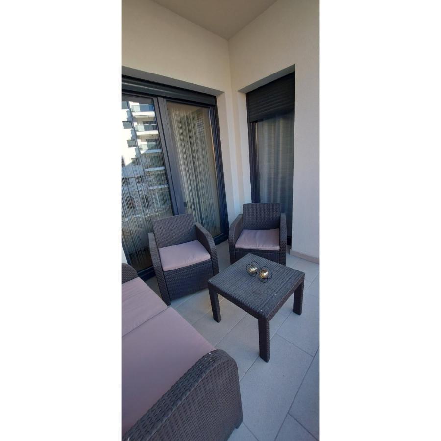 Impressive Apartment Требине Екстериор снимка