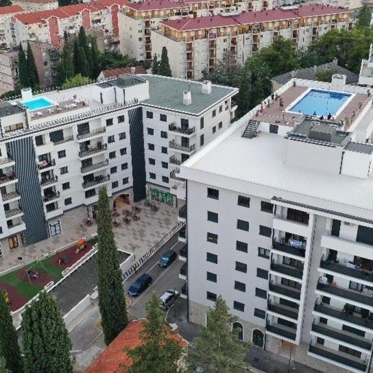 Impressive Apartment Требине Екстериор снимка